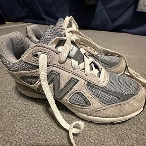 New Balance 990v4 sneaker gray size 4